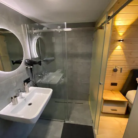 Guest house Alpiyka 4*